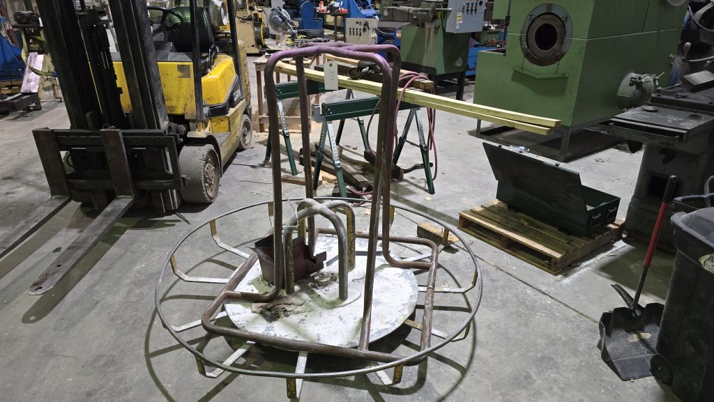 66″ Turn table and wire stand